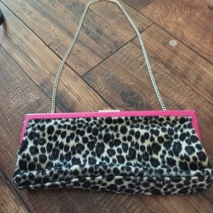Leopard clutch